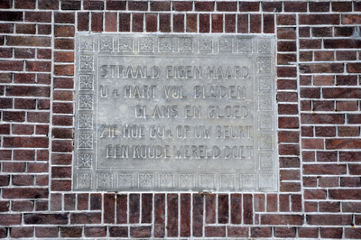 913533 Afbeelding van de gedenksteen in de zijgevel van het huis Merwedekade 188 te Utrecht, met de tekst: Straald ...